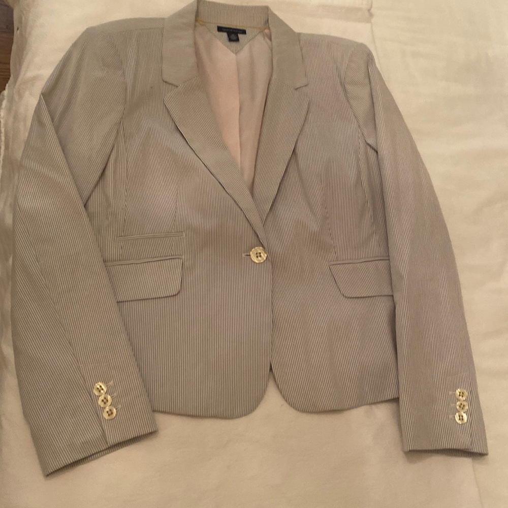 TOMMY HILFIGER like new pinstripe blazer